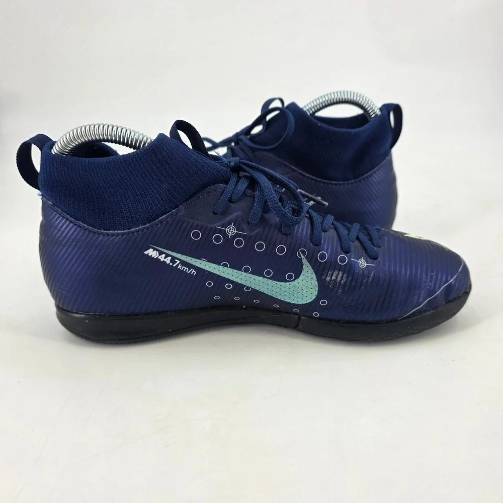 NIKE MERCURIQL SUPERFLY 7 ACADEMY MDS SOCCER SHOES KIDS SIZE 5.5Y WOMENS 7 BLUE